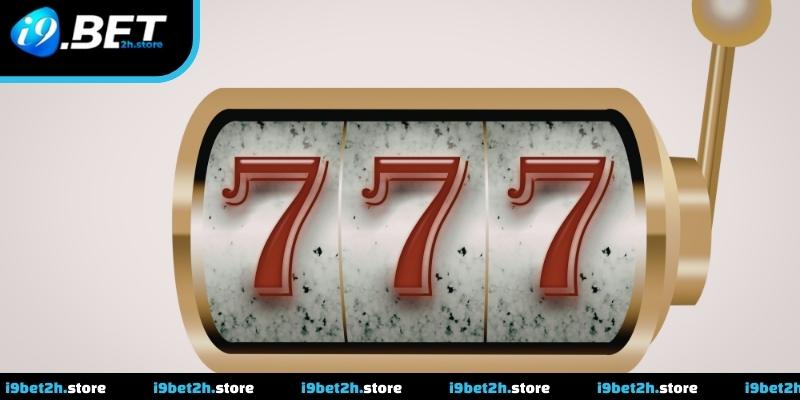 Người chơi điều chỉnh mức quay và theo dõi trạng thái hũ